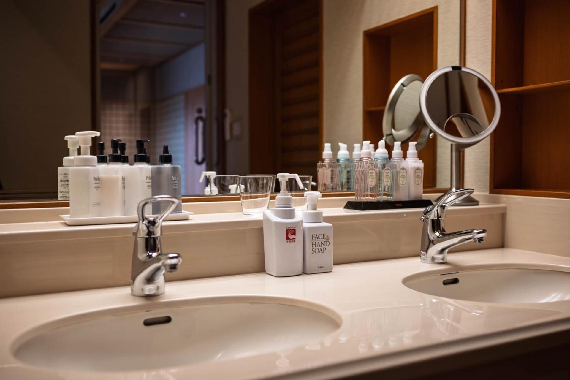 Hotel Wakamizu Takarazuka Zewnętrze zdjęcie